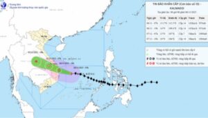 Bão Kalmaegi là cơn bão nhiệt đới mạnh xuất hiện ở Tây Thái Bình Dương, di chuyển hướng vào Biển Đông, gây mưa to, gió giật và nguy cơ lũ quét diện rộng.